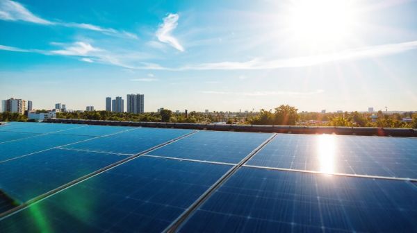 5 façons d'économiser sur votre facture avec des panneaux solaires